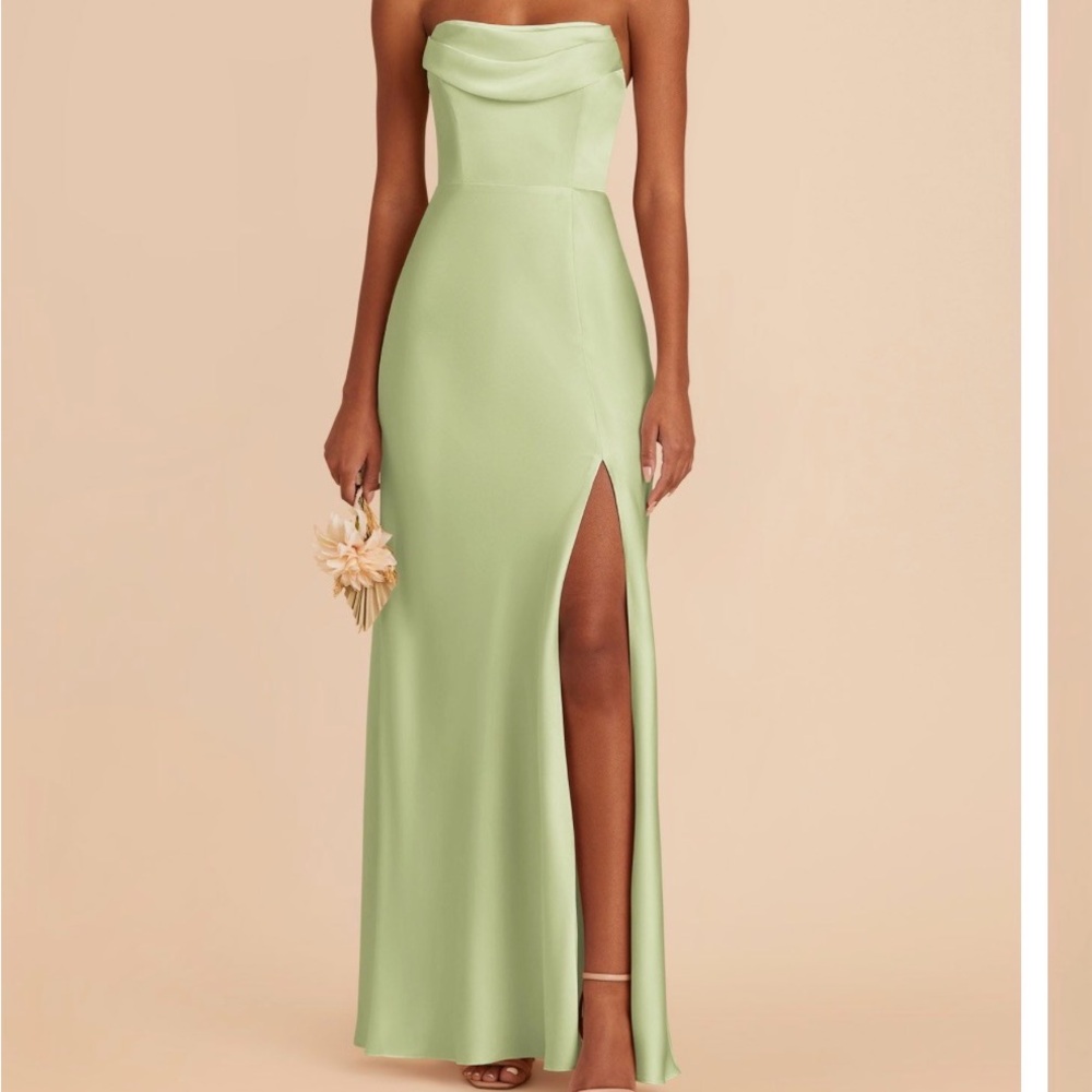 Elegant Green Strapless Evening Gown